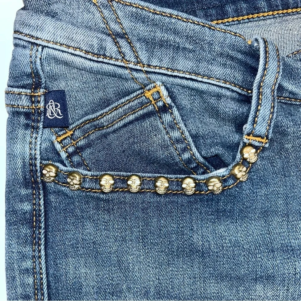Rock & Republic Size 10 Studded Skull Pocket Denim Statement Jeans